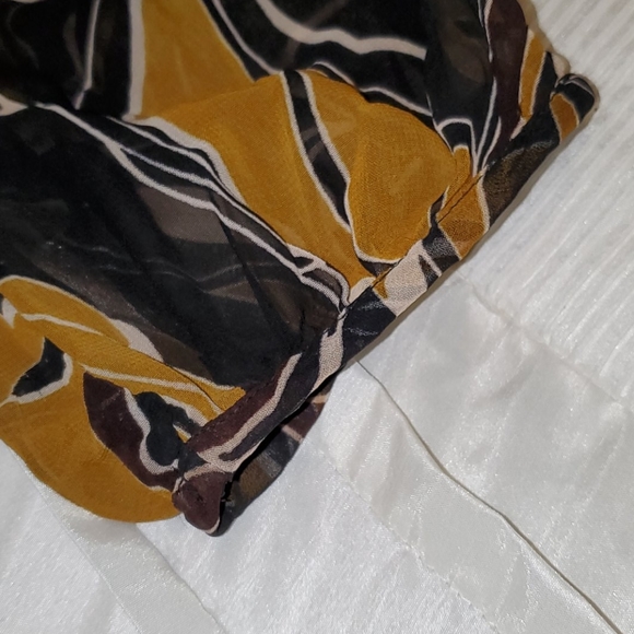 Copper Key Sheer Blouse - Picture 3 of 4